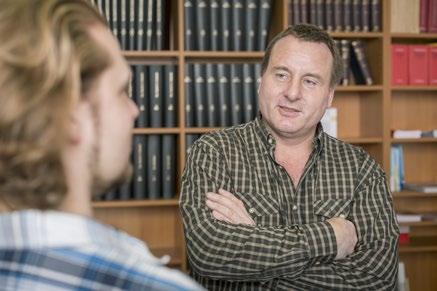 8 Przykład: proces w sprawie ochrony przed wypowiedzeniem, wartość przedmiotu sporu to 12 000 euro. Sprawa dotyczy czterech miesięcznych pensji po 3000 euro brutto.