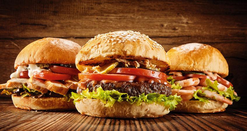 MIĘSO BURGERY WOŁOWE w ofercie: burger wołowy 100 g 70/30, śr. 90-105 mm, burger wołowy 100 g 80/20, śr. 90-105 mm, pakowane po 20 szt., burger wołowy 150 g 70/30, śr.
