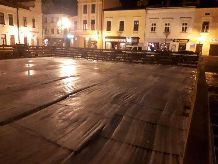 Stopniowo tworzyła się warstwa lodu o