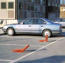UNIP 625,00 / 768,75 AKCESORIA Centrala sterująca obsługująca w standardzie jeden Unipark z możliwością rozbudowy do czterech poprzez instalację trzech kart LM22.
