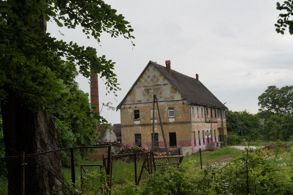 Fot. 35. Droga prowadząca przez miejscowość Fot.