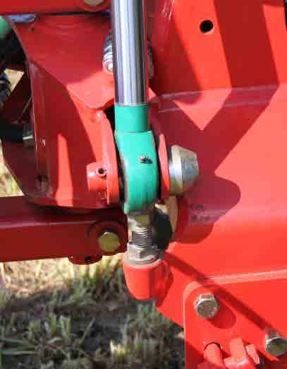 Kverneland 150 S jest wyposażony w dobrze znany system Auto-reset (prosty w budowie i bezobsługowy). Pługi Kverneland 150 B są wyposażone w zabezpieczenie kołkowe o sile nacisku 3 400 kg.