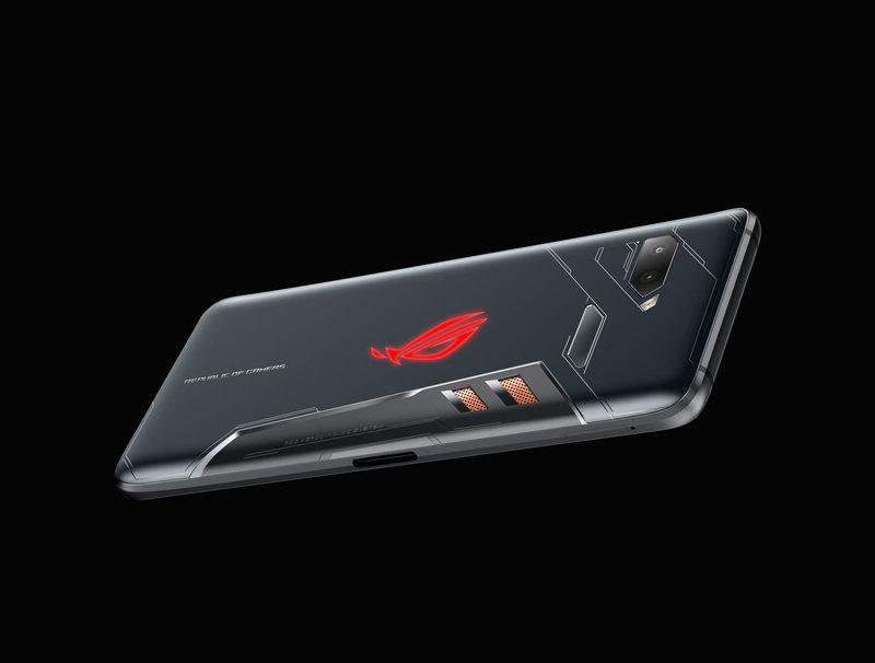 ROG Phone oferując trzy czujniki dotykowe AirTrigger.