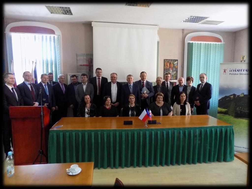 Uroczyste podpisanie umów o dofinansowanie mikroprojektów z II naboru w