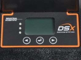 Użytkowanie na żądanie Instrument Docking Station inet Bump Test Calibrate Download Datalog Information Back Aby wykonać zadanie na żądanie dla zadokowanego przyrządu, należy nacisnąć dowolny klawisz
