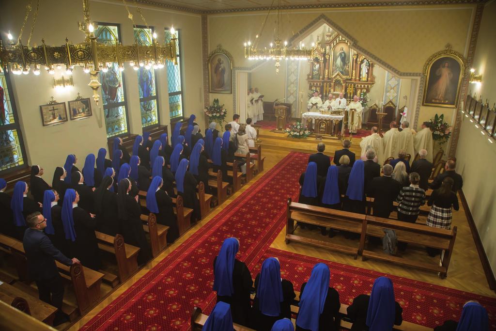 EUCHARYSTIA Z POBŁOGOSŁAWIENIEM NOWEGO OŁTARZA ORAZ KAPLICY W DOMU