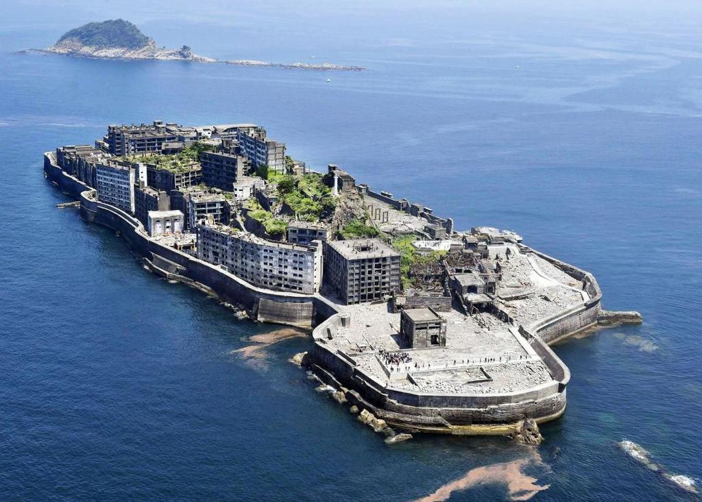 HISTORIA WYSPY HASHIMA japońska opuszczona wyspa położona 15 kilometrów od Nagasaki. Potocznie zwana jest Wyspą Okrętem wojennym. Ma około 480 metrów długości oraz 160 metrów szerokości.