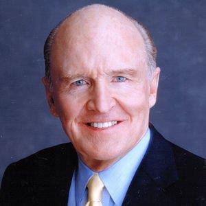 Jack Welch [powrót do Spisu treś i] Ja k Wel h ył p ezese GE od do oku. P a ował w tej spół e o zywiś ie dłużej. Poszedł ta do p a y za az po studia h.