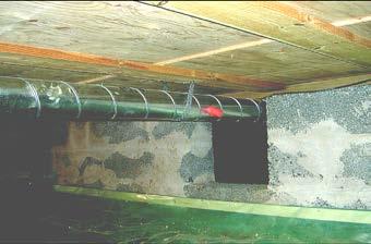 Kanał suchego powietrza Jak opisano, podczas instalacji należy zamontować kanał suchego powietrza (zwykle jest to rura spiralna), aby suche powietrze mogło być rozprowadzone po całej pustce.