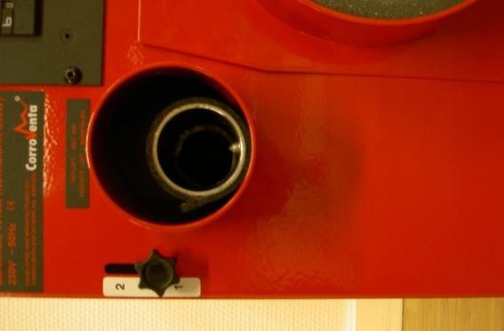 Problemy z radonem i nieprzyjemnymi zapachami oraz regulacja podciśnienia Model CTR 300TT2 może dostosowywać ilość mokrego powietrza i tym samym regulować podciśnienie w pustce podpodłogowej, co