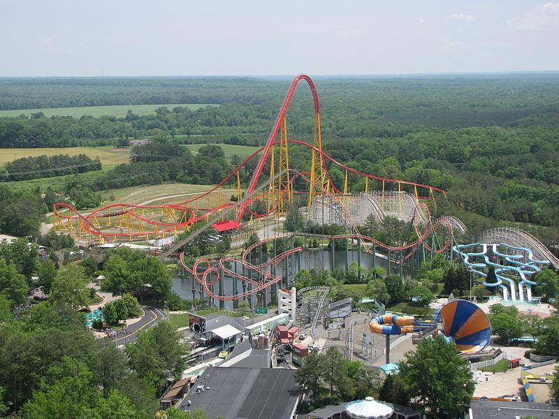 Klasyfikacja kolejek górskich Ze względu na wysokość Bardzo wysokie kolejki klasyfikuje się następująco: hypercoaster o wysokości lub spadku