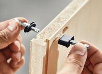 pomocą systemu DOMINO albo w połączeniu z rzędem otworów LR 32.