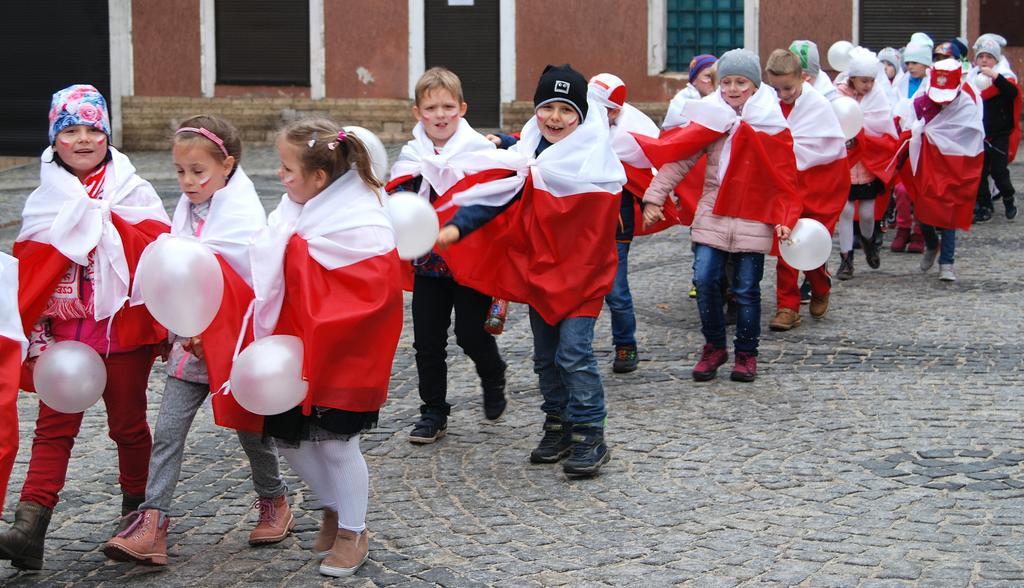 100 lat niepodległości z ZS-P w Boguszowie-Gorcach Drukuj PDF Dnia 9 listopada 2018 r.