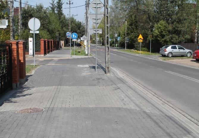 odwodnienie i nakładkę asfaltową.