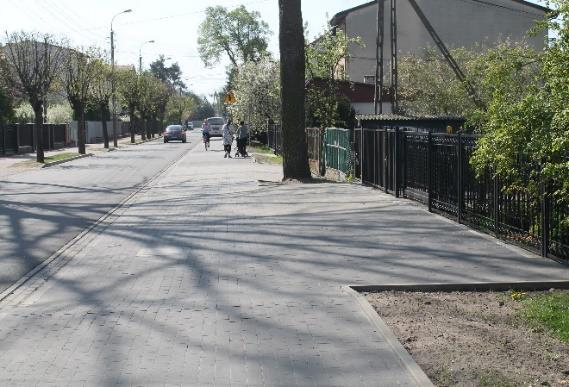 11 Listopada w Kobyłce W ramach inwestycji wykonano 0,43 km chodnika