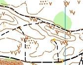 ) oraz warstwice co 2,5m. TEREN Typowy dla Mazowsza, z piaszczystymi wydmami, lecz wyjątkowo różnorodny i unikalny. Atrakcją są tu doły pokopalniane powstałe w wyniku eksploatacji złóż gliny.