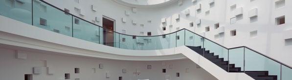 ZALETY Zalety i właściwości serii City Multi VRF Nowe moduły do grzania i chłodzenia wody do City Multi VRF Poprzez nowe moduły grzania i chłodzenia wody Mitsubishi Electric wyznacza nowy standard