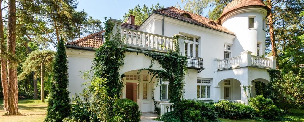 Baniocha Dom (Wolnostojący) na sprzedaż za 3 810 000 PLN pow. 300 m2 9 pokoi 3 piętra 1895 r.