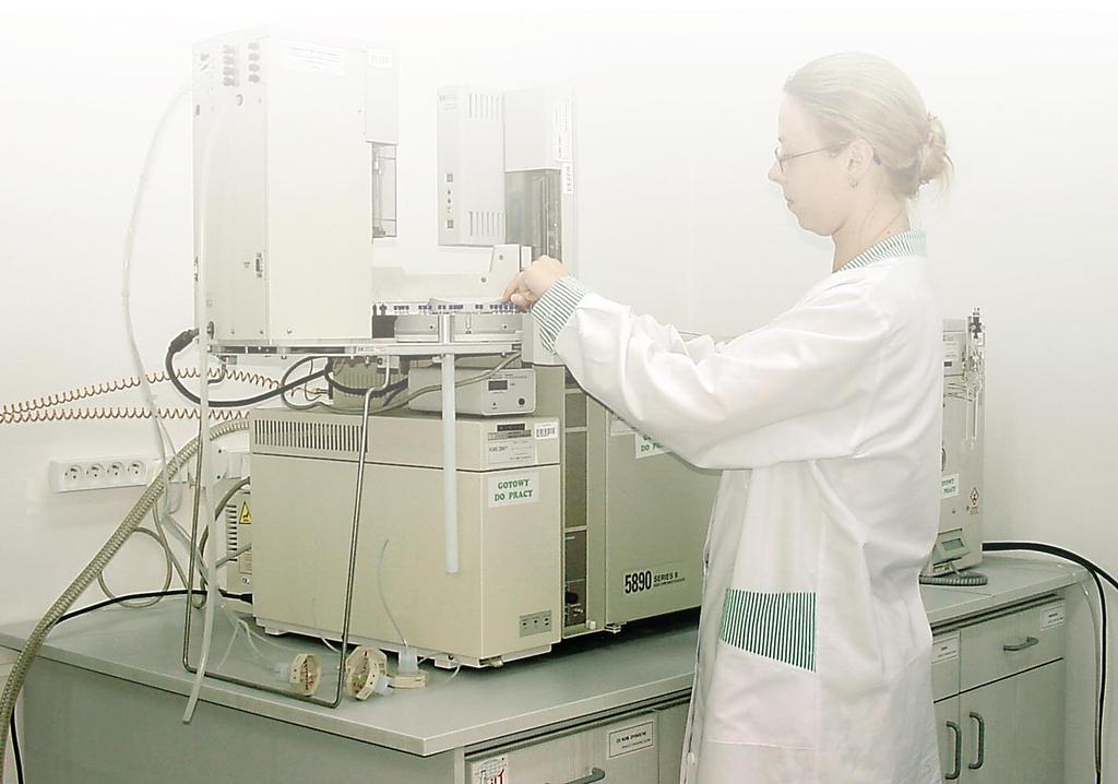 BAZA LABORATORYJNA WOJEWÓDZKIEGO INSPEKTORATU OCHRONY ŒRODOWISKA W LUBLINIE W sk³ad wyposa enia laboratoriów wchodz¹ miêdzy innymi: chromatografy gazowe i cieczowe z detektorami ró nego typu