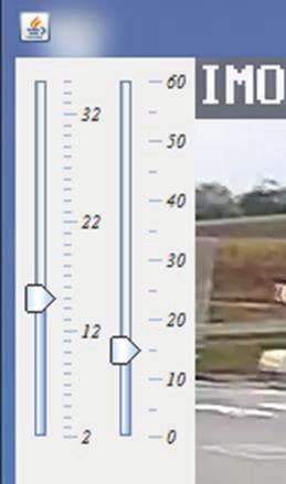 5. Widok sceny z kamery wjazdowej, opracowanie własne 6. WYNIKI Liczby zliczonych pojazdów na wjeździe i wyjeździe w funkcji czasu przedstawiono na rysunku 6.