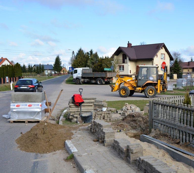 130 m chodnika za kwotę 20 tys. zł. Do realizacji budżetu inwestycyjnego przystąpił też powiat. W ramach swoich zadań przystąpił do przebudowy drogi powiatowej Chełsty Ciechanówko.