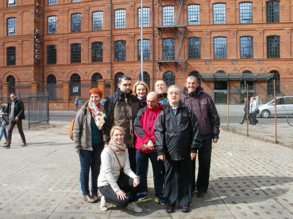 Połączeni Pasją Było nam bardzo miło, gdy otrzymaliśmy zaproszenie Fundacji Połączeni Pasją do wzięcia udziału w projekcie składającym się z cyklu koncertów spotkań integracyjnych pod nazwą Chwilo