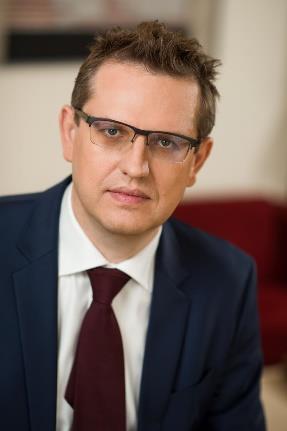 1 List Prezesa Zarządu do Akcjonariuszy AAT HOLDING S.A. mam przyjemność przekazać Państwu raport roczny opisujący wyniki finansowe oraz dokonania spółki AAT HOLDING S.A. oraz Grupy Kapitałowej AAT HOLDING za okres 12 miesięcy zakończonych 31 grudnia 2017 r.