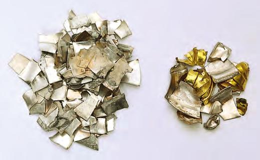 Archeologické rozhledy LXXI 2019 99 Obr. 13. Části rozstříhaného kalicha ze Zítkova. Fig. 13. Fragments of cutted chalice from Zítkov.
