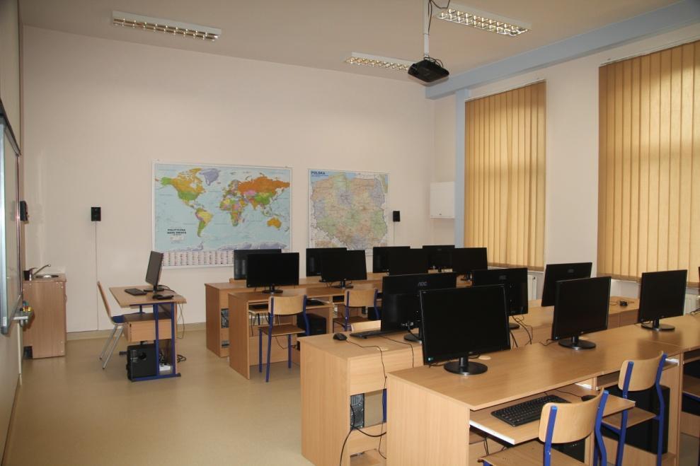DOPOSAŻENIE PRACOWNI W roku 2017 zakupione