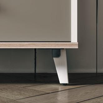 36 OFFICE 03 37 01 Szafy, lockersy i regały Możliwość różnych połączeń kolorystycznych płyt. Widoczne wszystkie krawędzie półek. Nogi dębowe w naturalnym wybarwieniu.