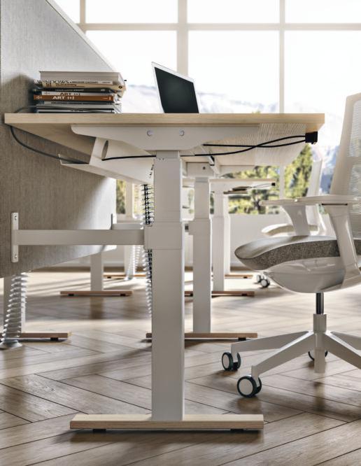 44 OFFICE 03 45 03 Biurko z elektryczną regulacją wysokości blatu Biurko z elektryczną regulacją wysokości występuje w wersji pojedynczej oraz bench.