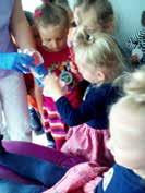 w ramach działań profilaktycznych, dzieci 3 i 4 -letnie z oddziału przedszkolnego w Lubiszewie odwiedziły gabinet stomatologiczny.