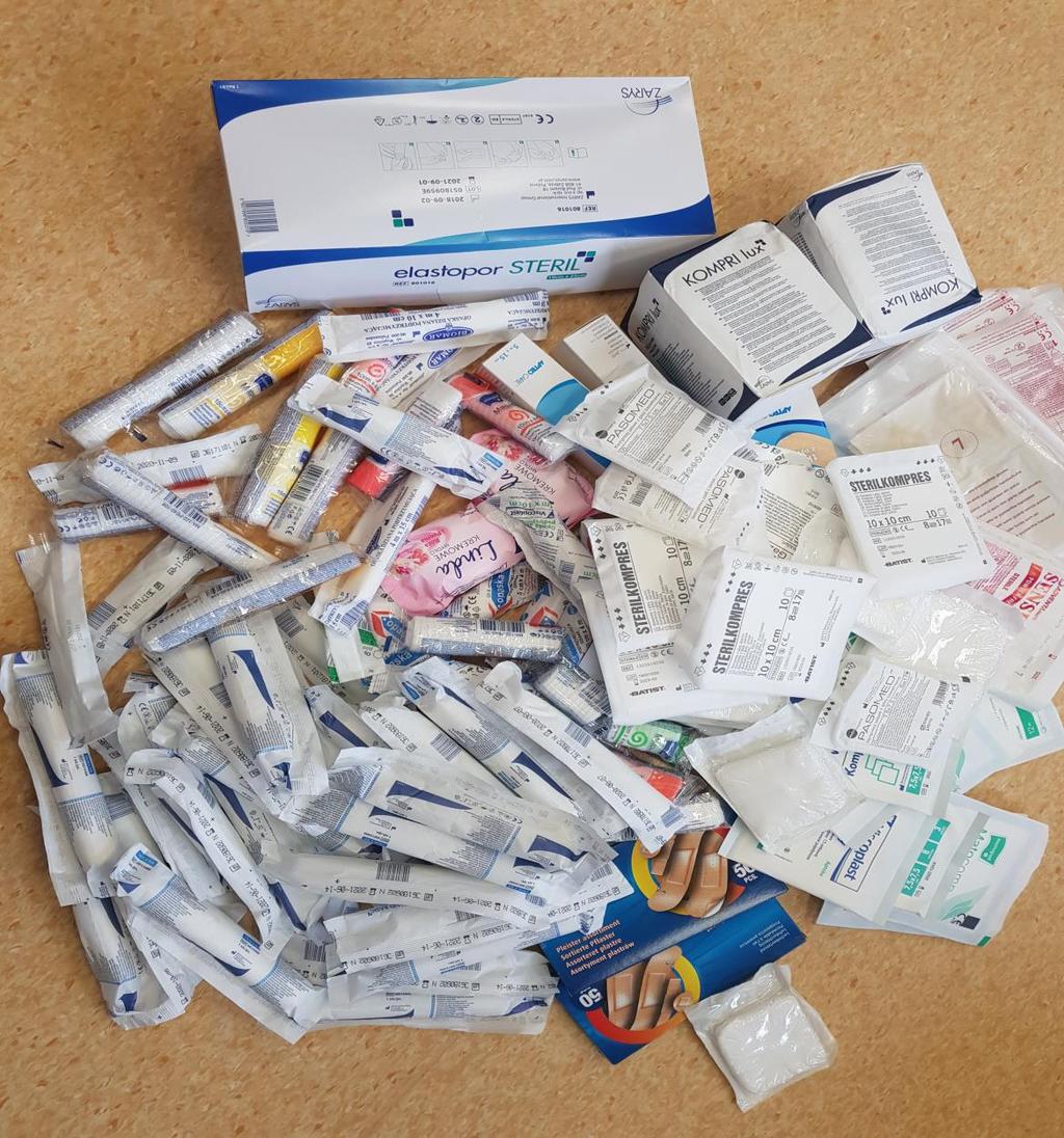 W tym roku szkolnym w ramach Jałmużny Wielkopostnej wzięliśmy udział w projekcie Dar Juniora dla Seniora, w ramach którego przeprowadziliśmy w naszym Ośrodku zbiórkę środków higienicznych dla