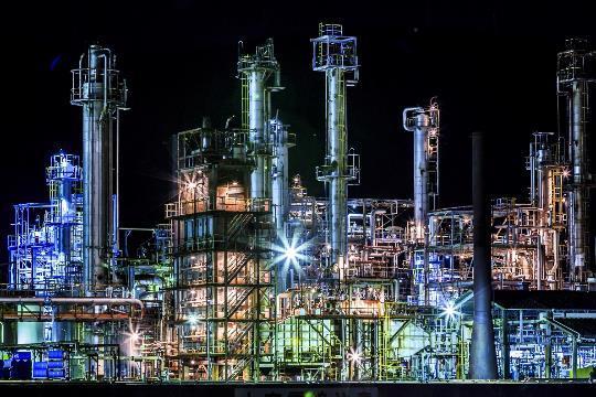 Segmenty działalności: Nafta, chemia, gaz, ochrona środowiska