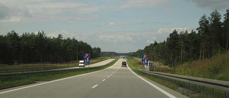 Dzięki zastosowaniu nowoczesnych narzędzi symulacyjnych, takich jak na przykład symulator AS1200-6 firmy AutoSim, można zamodelować wirtualne lub obecnie istniejące oraz przyszłe budowane obiekty w