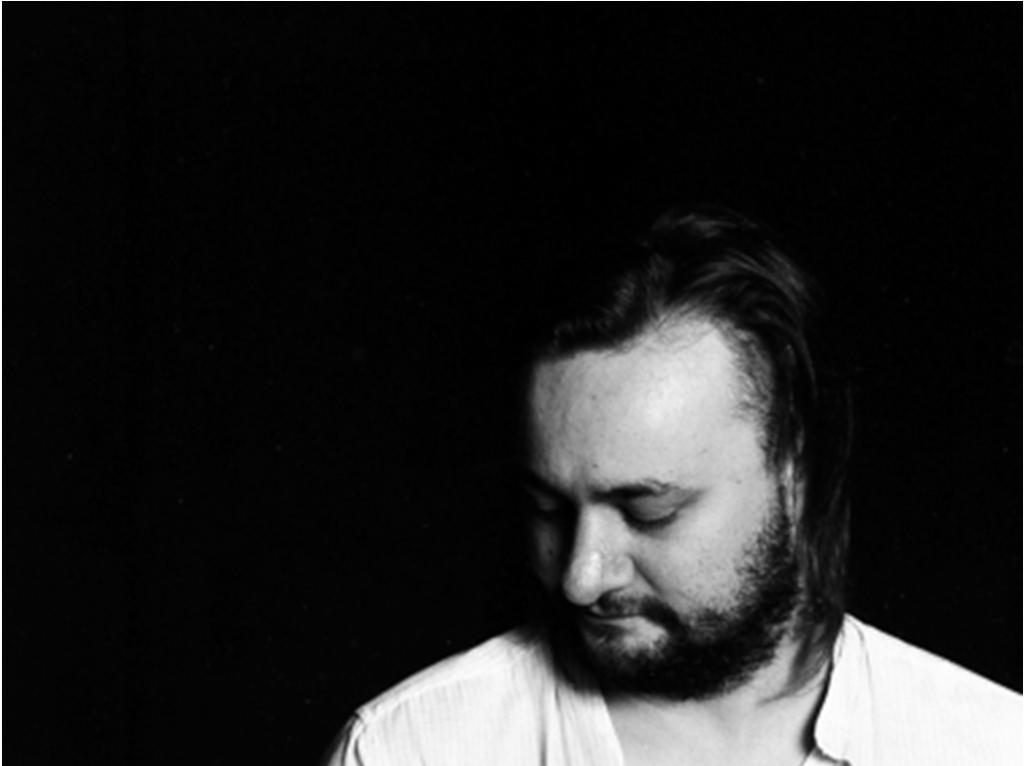 fot. Mateusz Żaboklicki LESZEK LORENT Perkusista, doktor habilitowany sztuki muzycznej. W 2008 roku ukończył z wyróżnieniem Uniwersytet Muzyczny Fryderyka Chopina w Warszawie.
