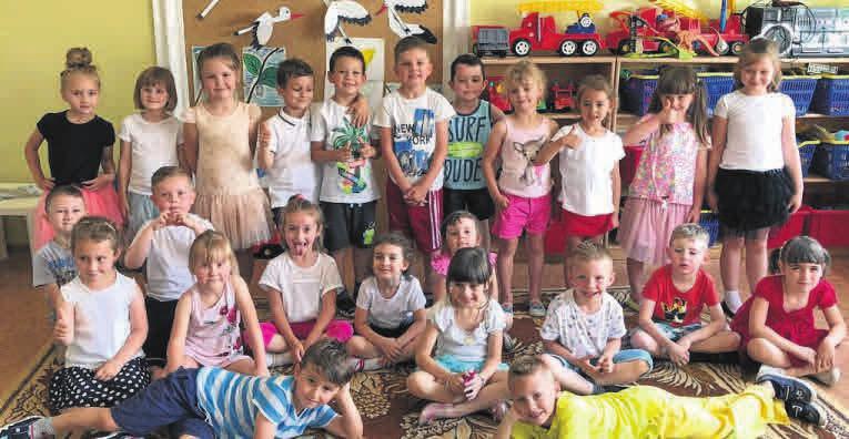 Powit nyski 11 Grup I Jrzębinki z Dwójki - są super! Dwunstk - n medl NuczycieI Nuczyciel roku Jrzębinki z Głuchołz zdobyły njwięcej głosów w powienie nyskim.