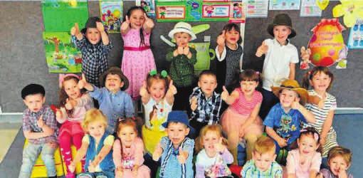 Pnie nuczycielki uśmiechją się, że mogło być brdziej po równo, bo wówczs łtwiej przygotowć n przykłd pokz tńc dl rodziców.