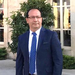 dr hab. Hazem M. Kalaji prof. nadzw. SGGW Szkoła Główna Gospodarstwa Wiejskiego w Warszawie, Wydział Rolnictwa i Biologii, Katedra Fizjologii Roślin Tel. 664 94 34 84 hazem@kalaji.pl BIO Dr hab.