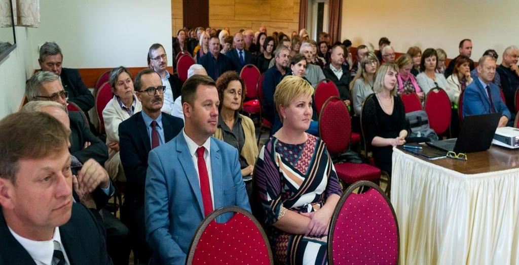 Podczas konferencji wystąpili także przedsiębiorcy, którzy otrzymali dofinansowanie na rozpoczęcie działalności gospodarczej.
