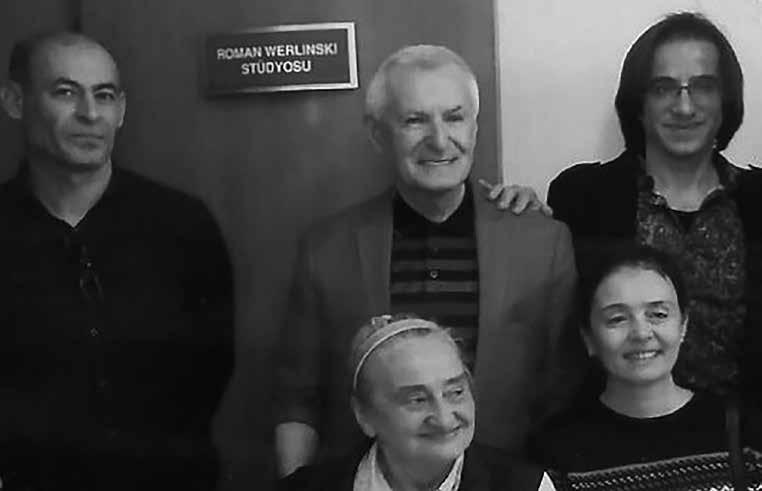 22 Nr 69 2018 Werliński uhonorowany (przyczynek do historii łódzkiej sceny operowej) Tenor Roman Werliński, były solista Teatru Wielkiego w Łodzi, prowadził na Wydziale Muzycznym Uniwersytetu w