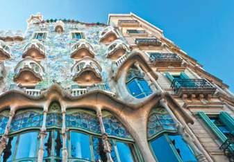 5 dni 11 18 lat Hostel WYCIECZKA SZKOLNA BARCELONA THS Stolica Katalonii, drugie co do wielkości hiszpańskie miasto ma do zaoferowania niezwykłej urody budowle zaprojektowane przez Gaudiego, słynne