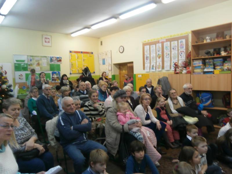Z okazji,,dnia babci i dziadka w świetlicy przygotowaliśmy program