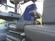 23 Amortyzacja przedniej osi Terraglide Sprawdzona amortyzacja przedniej osi Terraglide opracowana przez New Holland chroni narzędzia podłączone do ciągnika oraz operatora przed