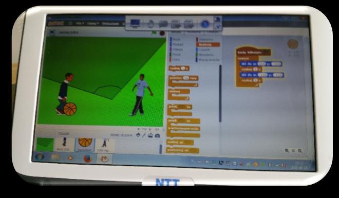 SCRATCH Uczniowie klasy VI na lekcjach zajęć komputerowych pracowali w