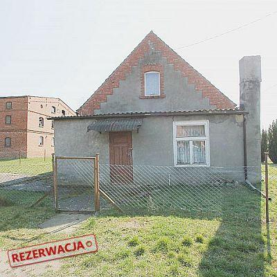 wolnostojący położony zaledwie 10 minut spokojnej jazdy od powiatowego miasta