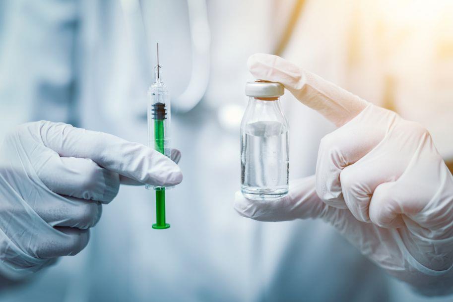 Szczepienia u pacjentów po transplantacji nerki Magdalena Durlik, Dominika Dęborska-Materkowska Czasopismo: "Terapia" nr 1 (360) 2018 strona 28-62 Szczepienia zapobiegają chorobom zakaźnym, które