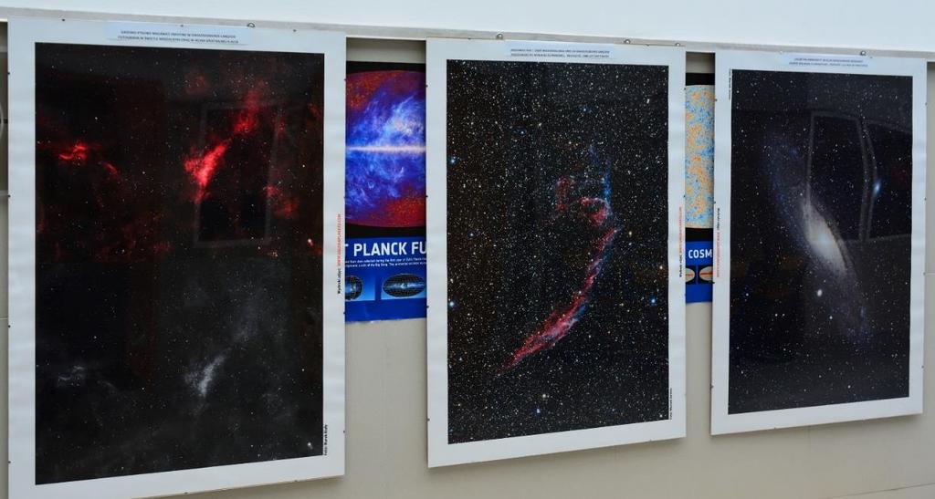 Wystawa złożona była z 12 fotografii o rozmiarach 70 cm x 100 cm, wykonanych własnoręcznie przez członków Towarzystwa z wykorzystaniem zwykłego