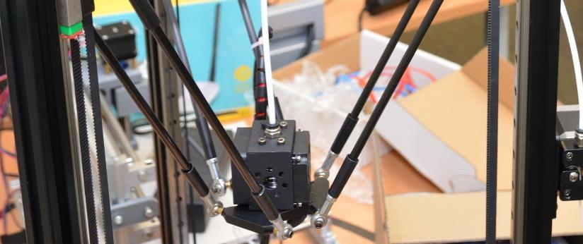 elektronicznymi sterowanymi za pośrednictwem