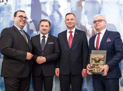Pracownikom. To wielkie wyróżnienie dla Krajowej Spółki Cukrowej S.A. przyznane zostało po raz pierwszy. W uroczystości uczestniczyli m.in. Henryk Wnorowski Prezes Zarządu KSC S.A., Andrzej Jaworski Członek Zarządu KSC S.